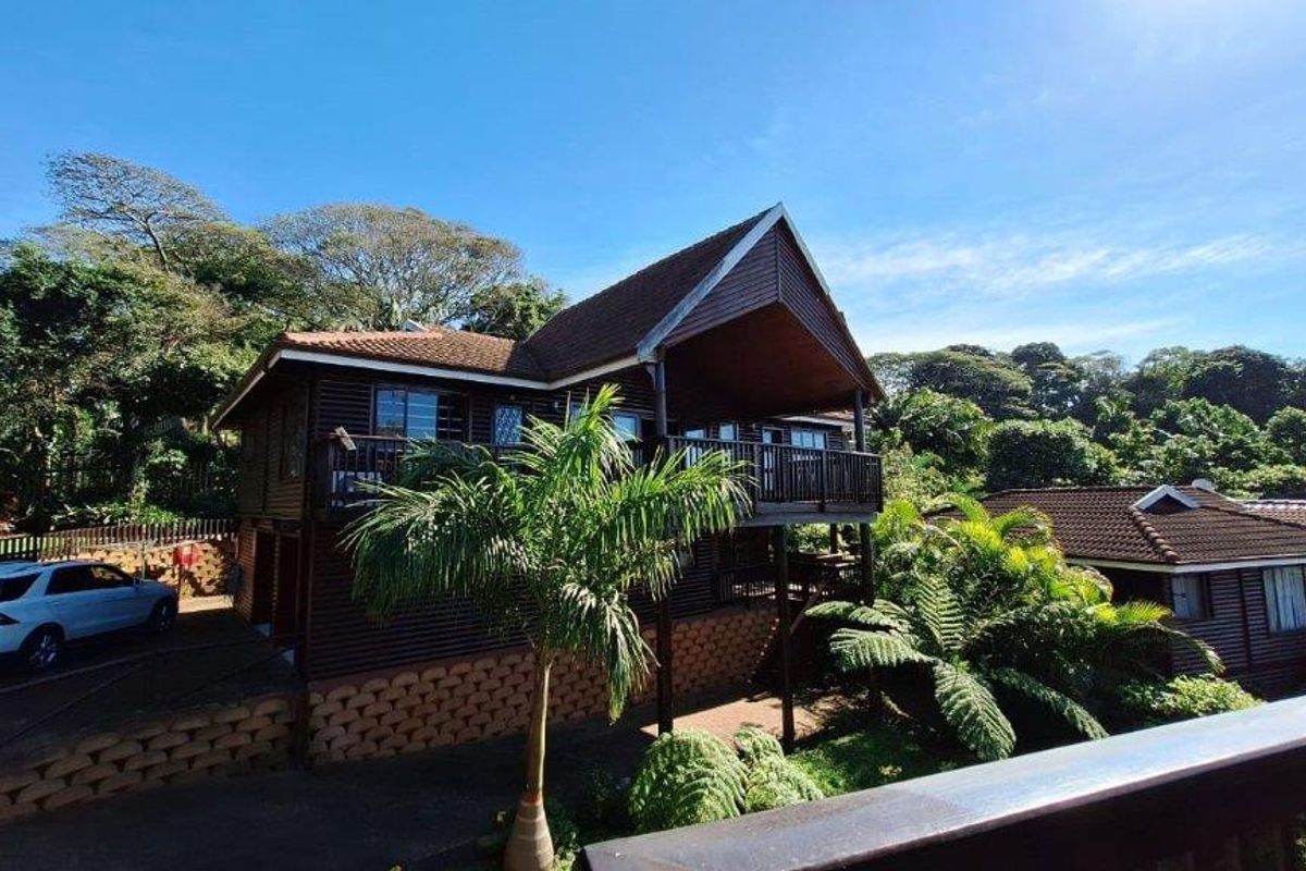 3-Bedroom Townhouse – Eagles Nest – The Name Says It All!! - Photo 2