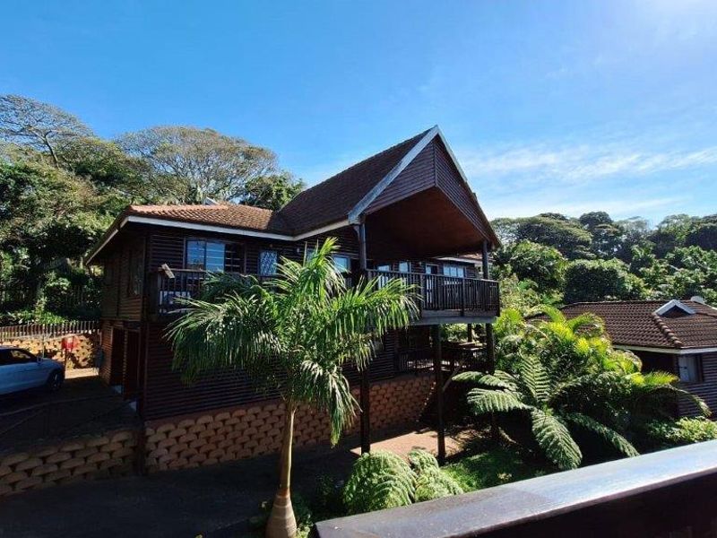 3-Bedroom Townhouse – Eagles Nest – The Name Says It All!! - Photo 2