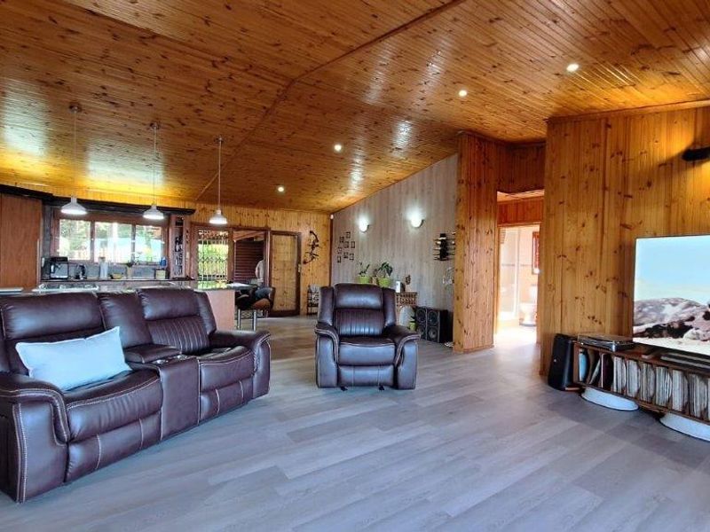 3-Bedroom Townhouse – Eagles Nest – The Name Says It All!! - Photo 6