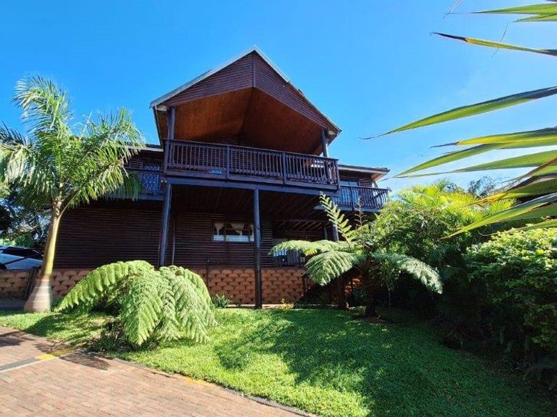 3-Bedroom Townhouse – Eagles Nest – The Name Says It All!! - Photo 1
