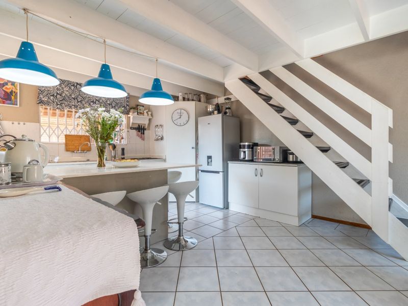 SERIOUS SELLER - PET FRIENDLY 3 BEDS DUPLEX - Photo 2