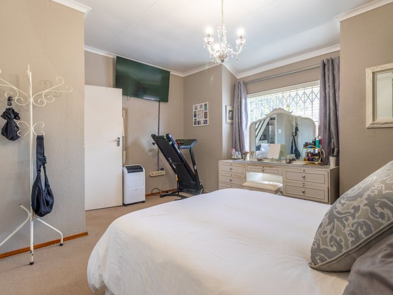 SERIOUS SELLER - PET FRIENDLY 3 BEDS DUPLEX - Photo 9