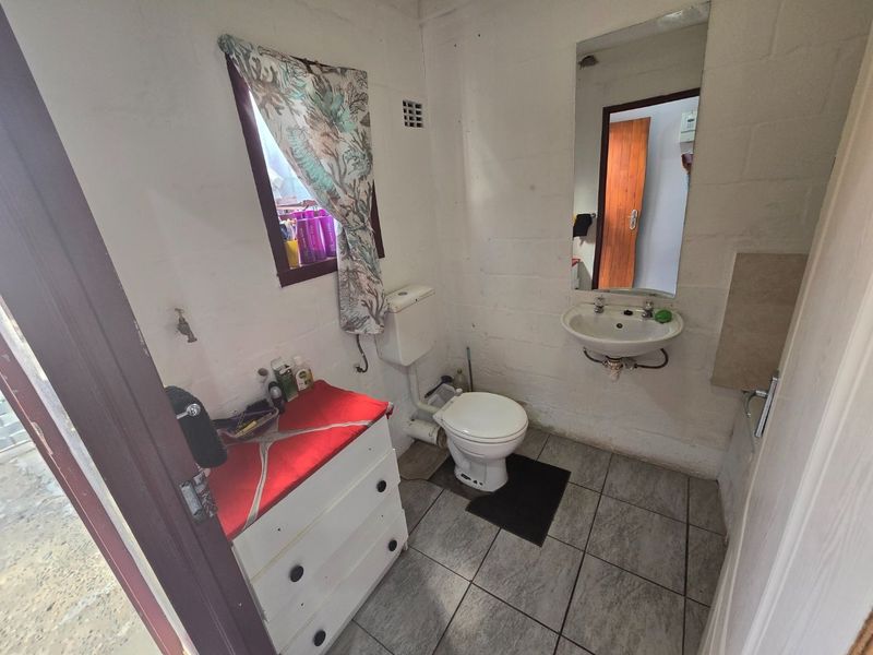 Two bedroom starter home with nutec - Photo 9