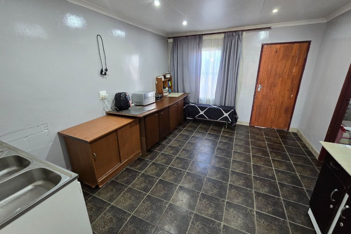 Two bedroom starter home with nutec - Photo 4