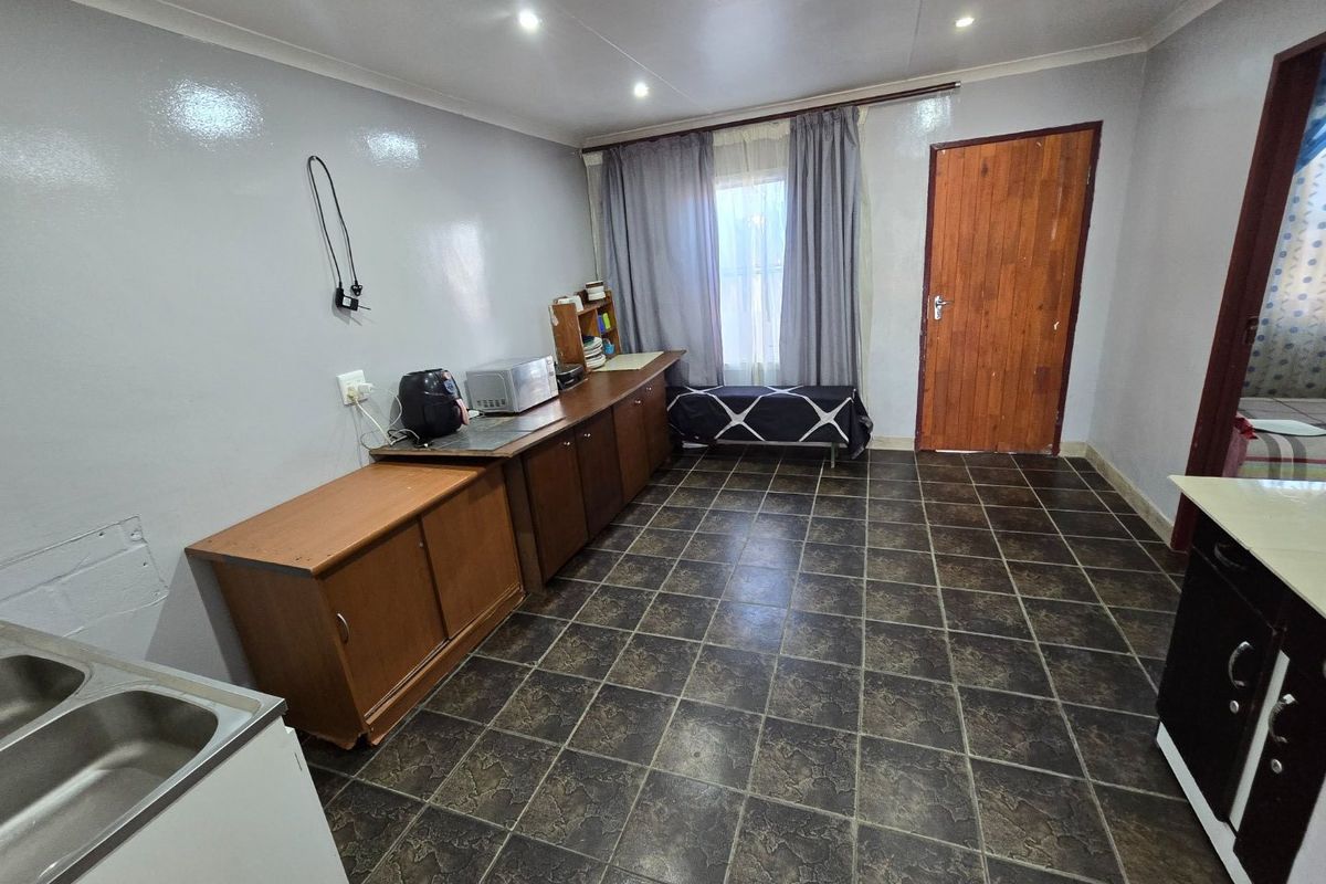 Two bedroom starter home with nutec - Photo 2