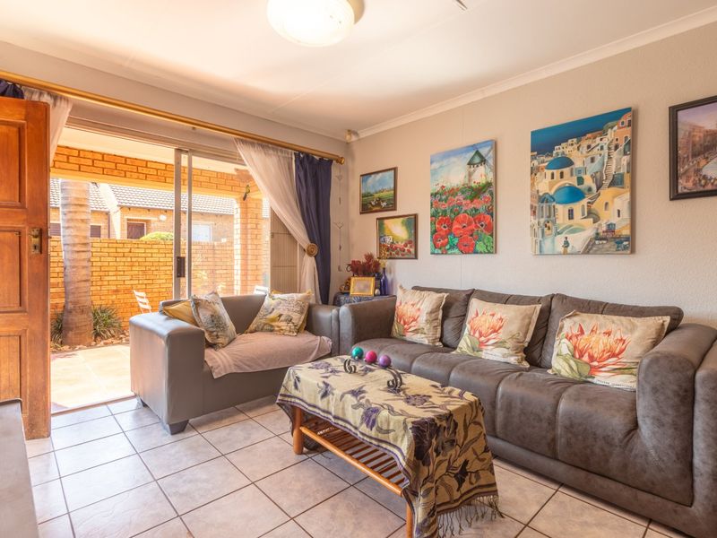 New Listing - 3Beds 2 Baths Simplex - Photo 4