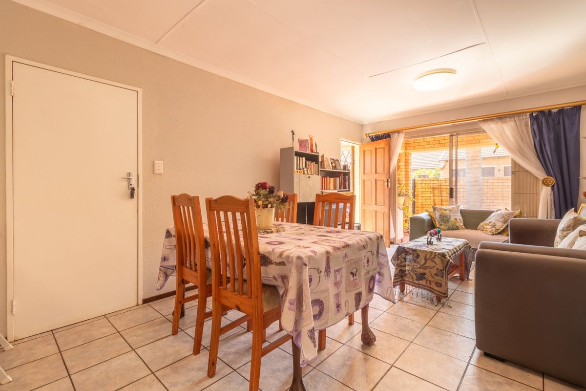 New Listing - 3Beds 2 Baths Simplex - Photo 5