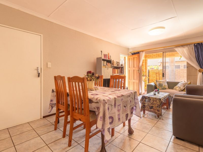 New Listing - 3Beds 2 Baths Simplex - Photo 5