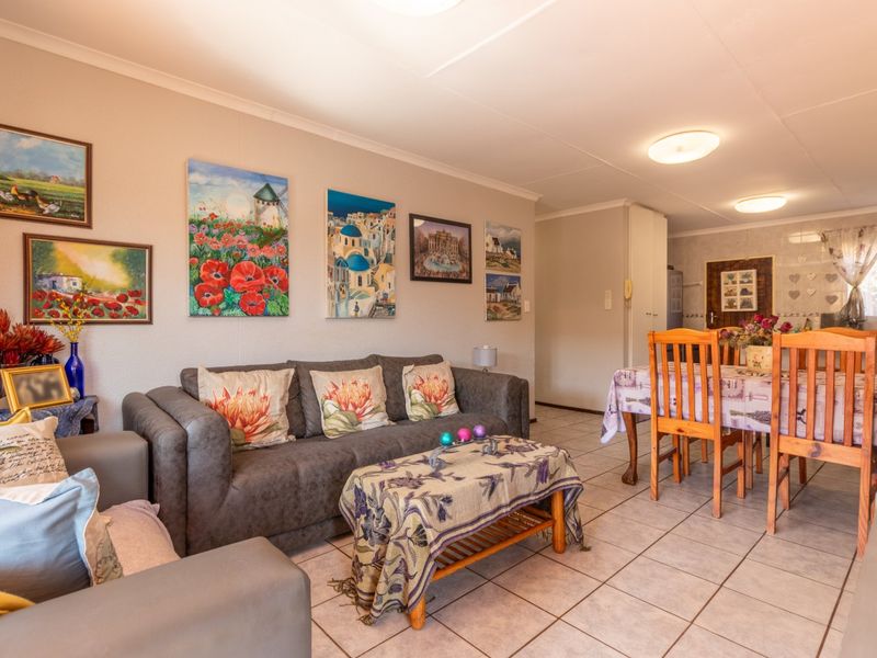 New Listing - 3Beds 2 Baths Simplex - Photo 3