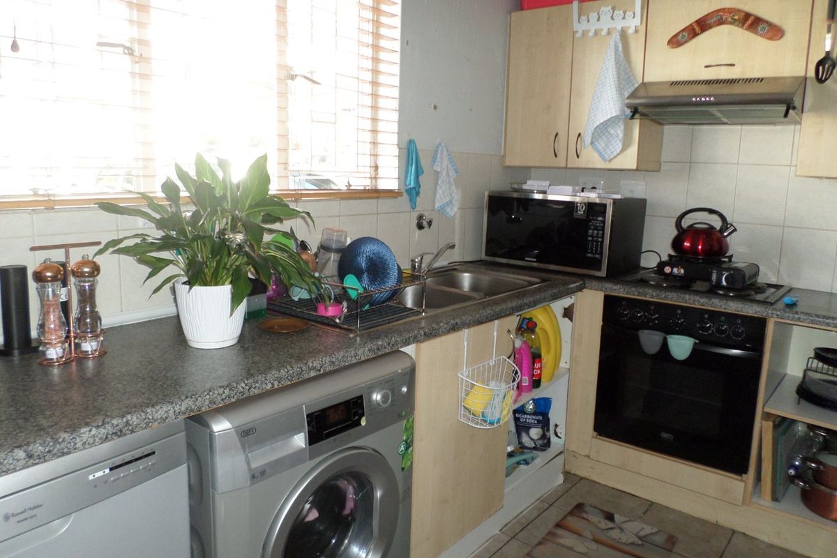 Lock Up and Go in Secure complex - Photo 3