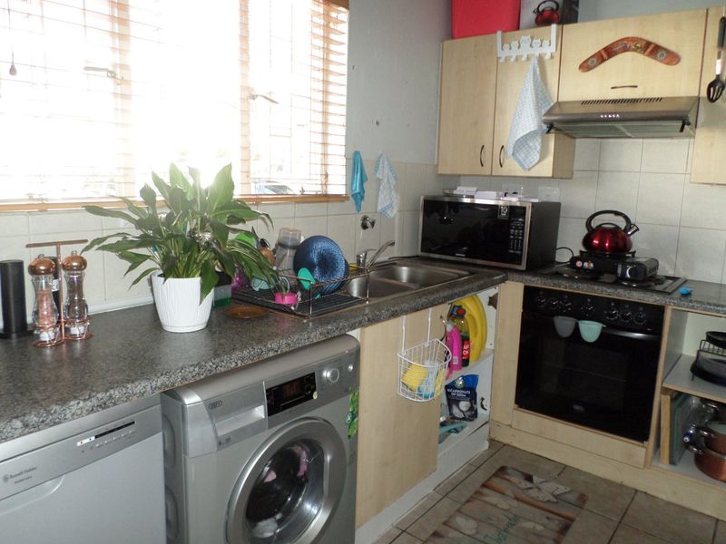 Lock Up and Go in Secure complex - Photo 3