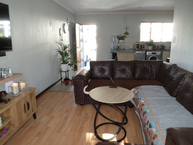 Lock Up and Go in Secure complex - Photo 10