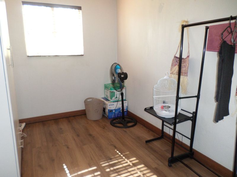 Lock Up and Go in Secure complex - Photo 9