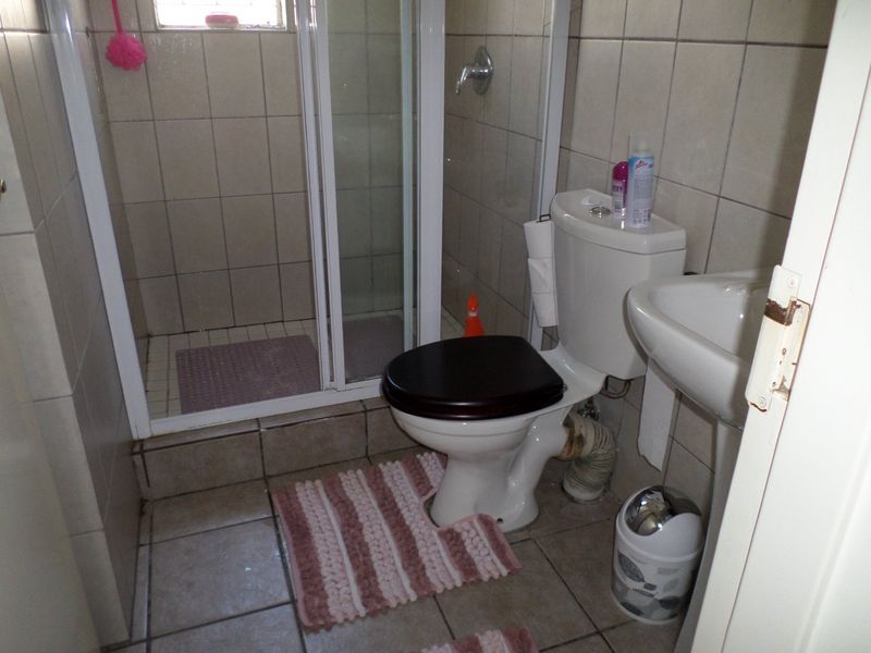 Lock Up and Go in Secure complex - Photo 8