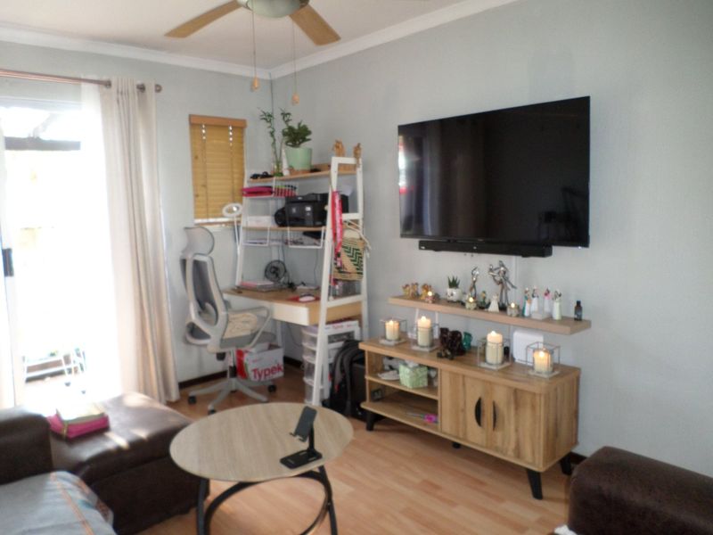 Lock Up and Go in Secure complex - Photo 4