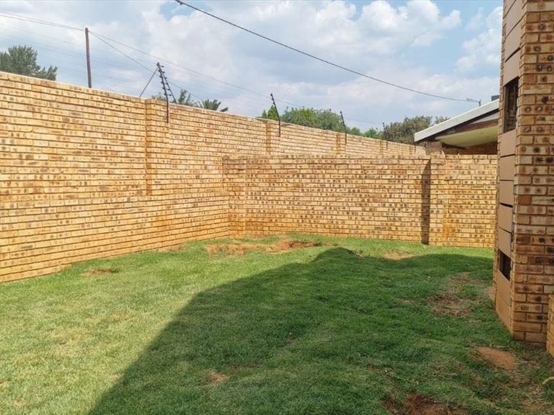 Cozy and Functional Family Home - Photo 3