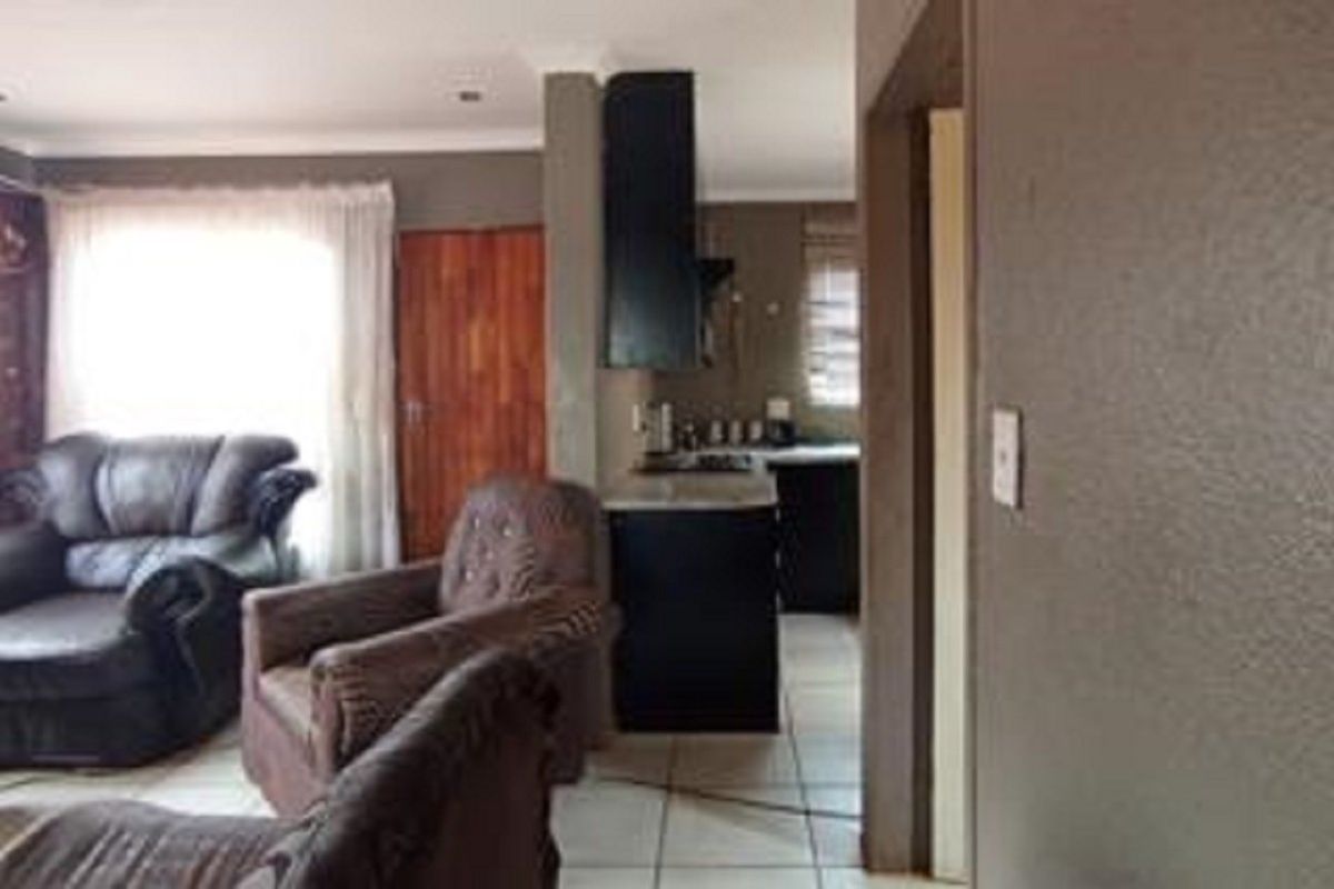 Two bedroom for sale at soshanguve - Photo 3