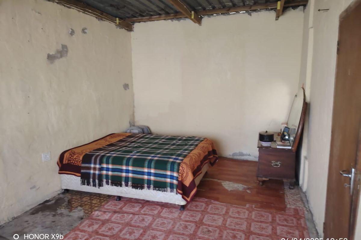 2-Bedroom House for Sale in Embhekweni, Mdantsane - Photo 3