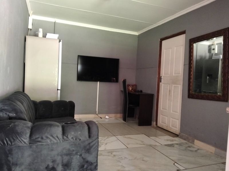 1 Bedroom Cottage to Rent - Photo 2