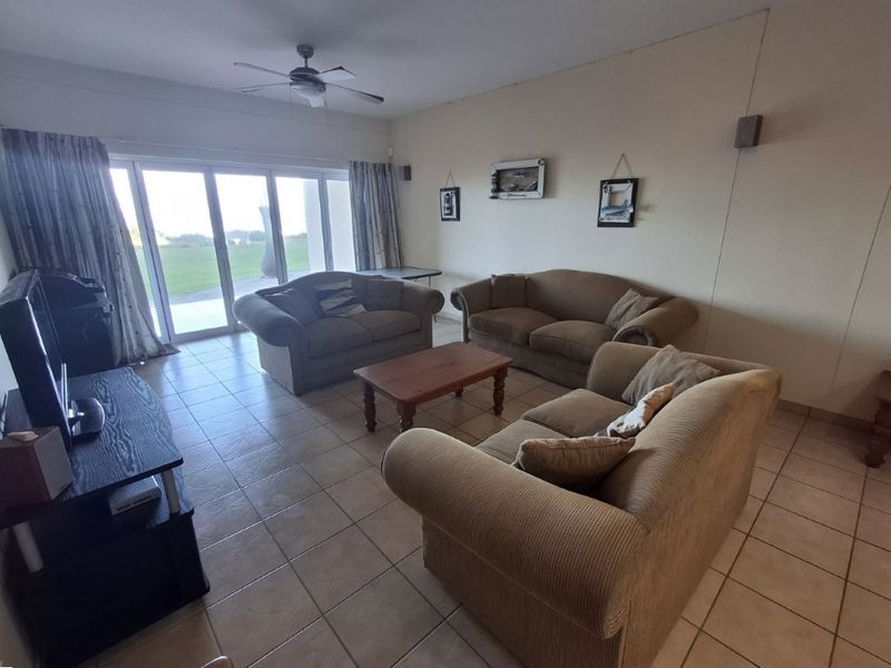 Beautiful Prime Beachfront Apartment With spectacular Ocean Views... - Photo 4