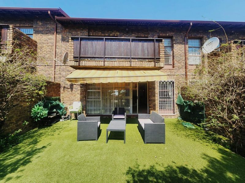 3 bedroom in secure complex  - Photo 1