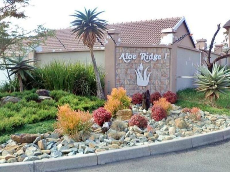 Bright Townhouse in Greenstone For Rental - Photo 5