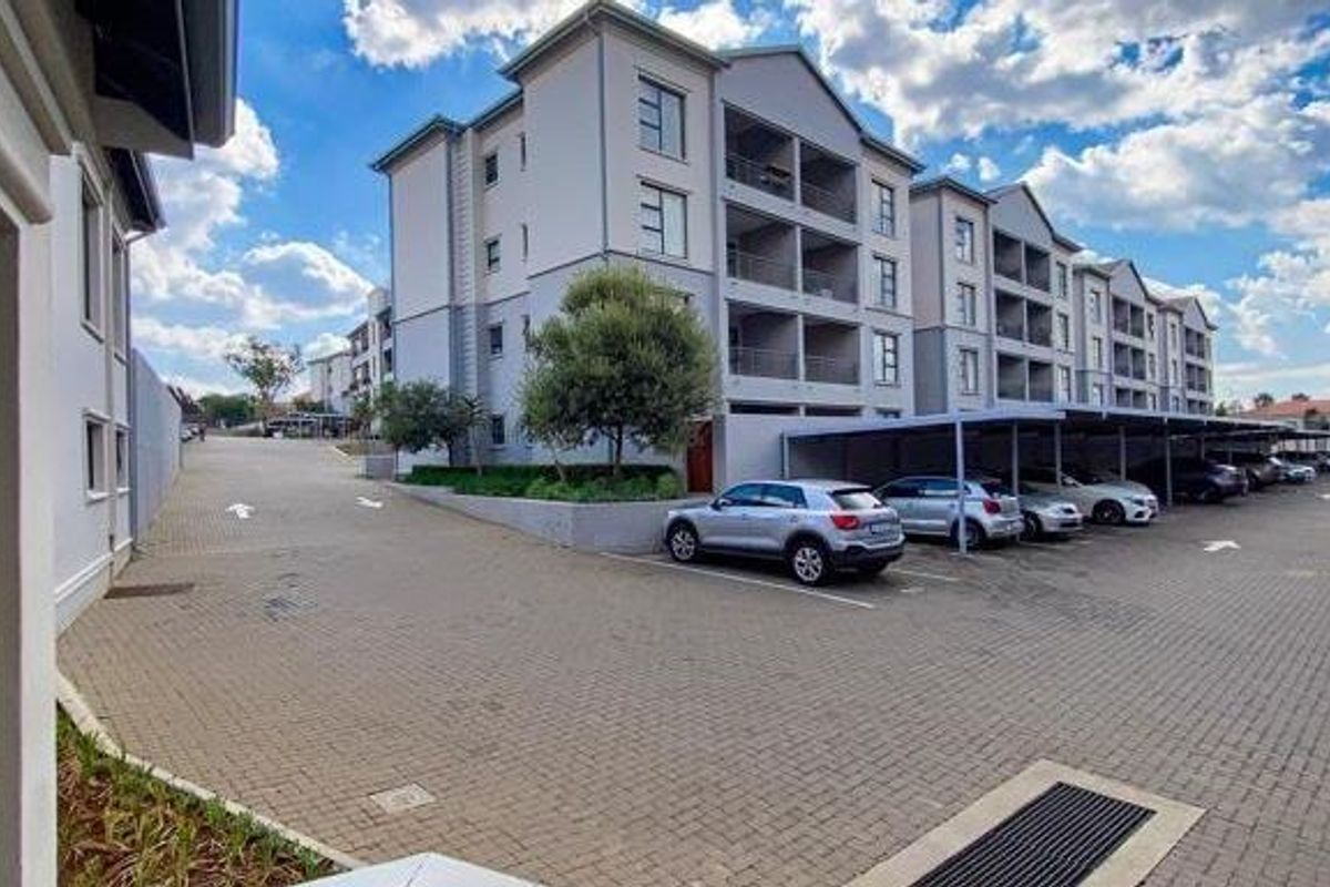 Modern 3-Bedroom Ground Floor Apartment in Fish Eagle View, Modderfontein! - Photo 2