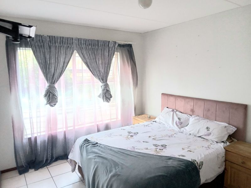 2 Bedroom 1 Bathroom Apartment  - Photo 9