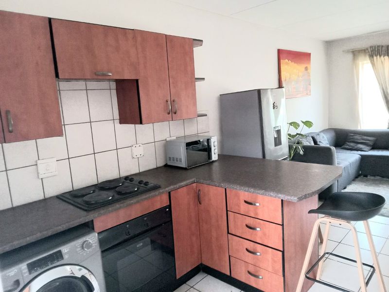 2 Bedroom 1 Bathroom Apartment  - Photo 7