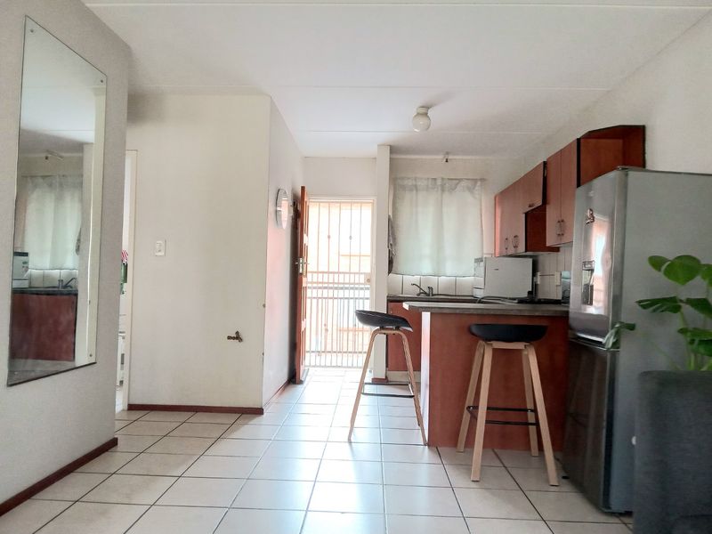 2 Bedroom 1 Bathroom Apartment  - Photo 5