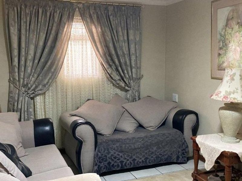 Kidds Beach Umlele Heights Just Move In and Enjoy! Immaculate Home in Secure Estate – Shared Mandate - Photo 8