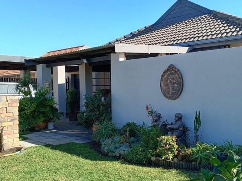 Kidds Beach Umlele Heights Just Move In and Enjoy! Immaculate Home in Secure Estate – Shared Mandate - Photo 4