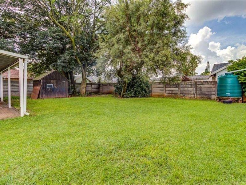 Cozy 3-Bedroom Home with En-Suite and Garage - Photo 3