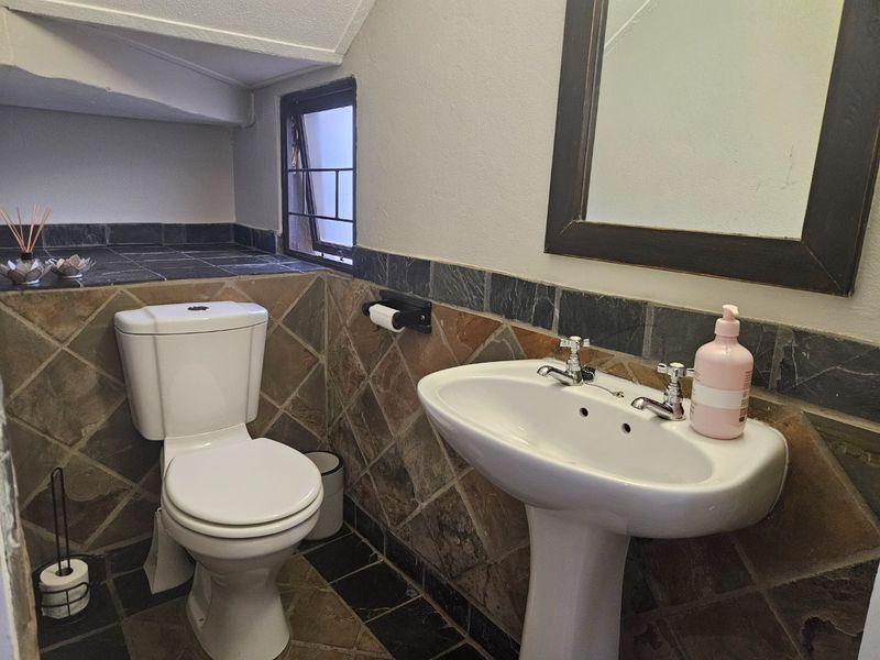 Freestanding French-Inspired three-Bedroom Home in Exclusive Rustic Estate!!! - Photo 9