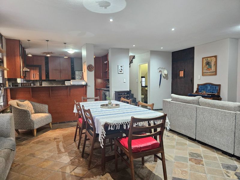 Freestanding French-Inspired three-Bedroom Home in Exclusive Rustic Estate!!! - Photo 6