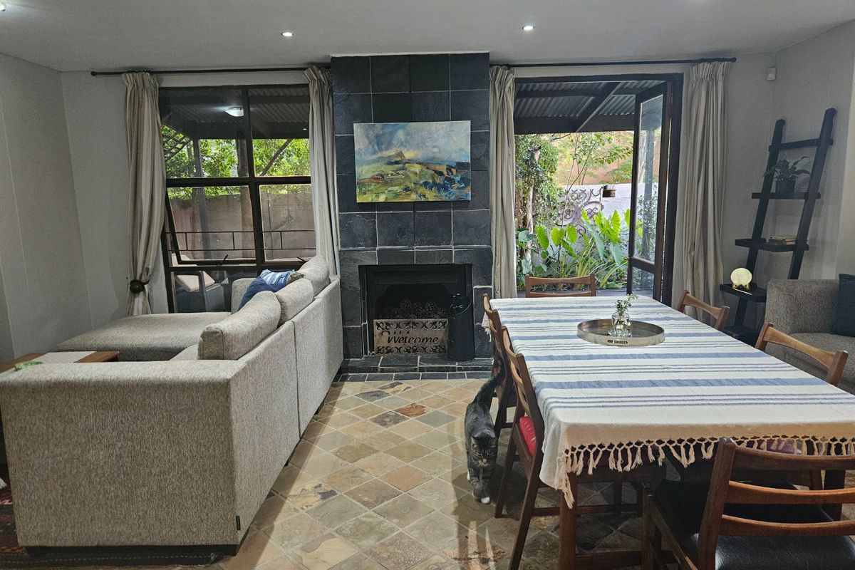 Freestanding French-Inspired three-Bedroom Home in Exclusive Rustic Estate!!! - Photo 5