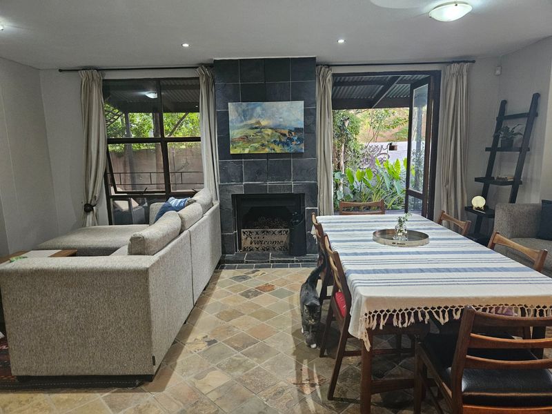 Freestanding French-Inspired three-Bedroom Home in Exclusive Rustic Estate!!! - Photo 5