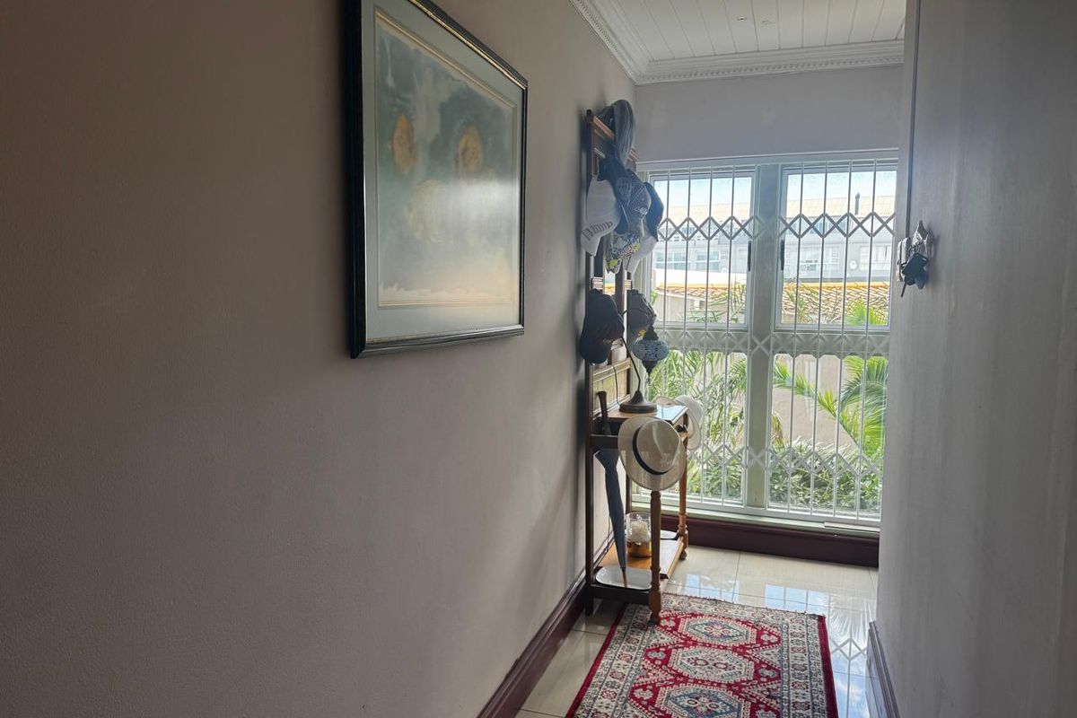 Beachfront Bliss – Modern 3-Bedroom Apartment - Photo 3