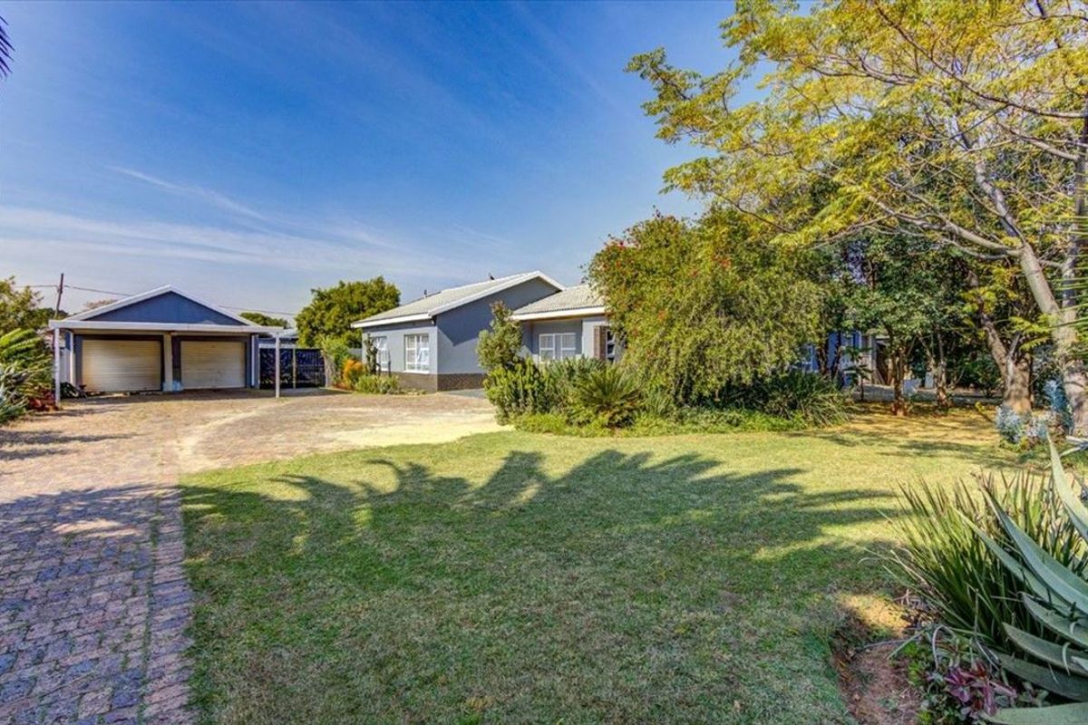 Versatile Home with Granny Flat and Ample Parking - Photo 3