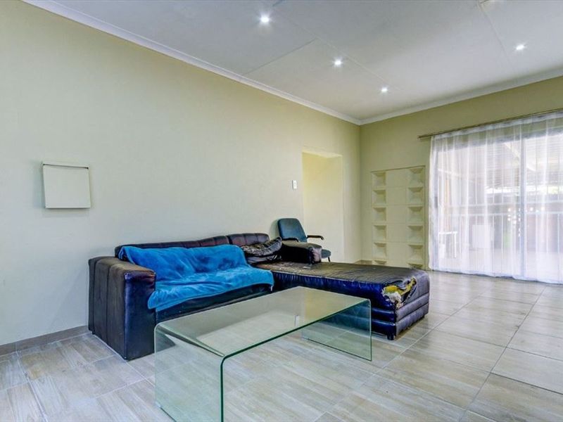 Versatile Home with Granny Flat and Ample Parking - Photo 2