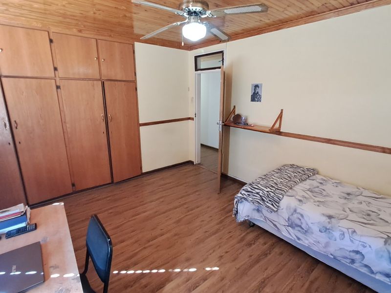 14-BEDROOM STUDENT-HOUSE INVESTMENT, UNIVERSITAS,, BLOEMFONTEIN - Photo 10