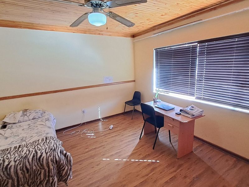 14-BEDROOM STUDENT-HOUSE INVESTMENT, UNIVERSITAS,, BLOEMFONTEIN - Photo 9