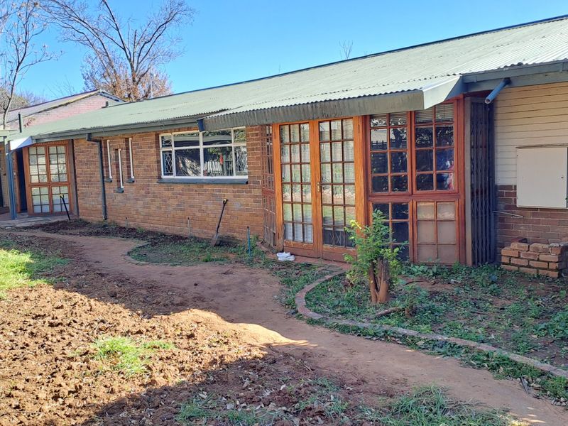 14-BEDROOM STUDENT-HOUSE INVESTMENT, UNIVERSITAS,, BLOEMFONTEIN - Photo 2