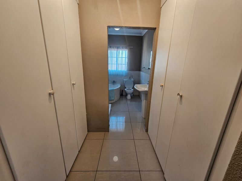 A Beautiful 2 Bedroom 2 Bathroom First Floor Unit for Sale in Celtisdal - Photo 9