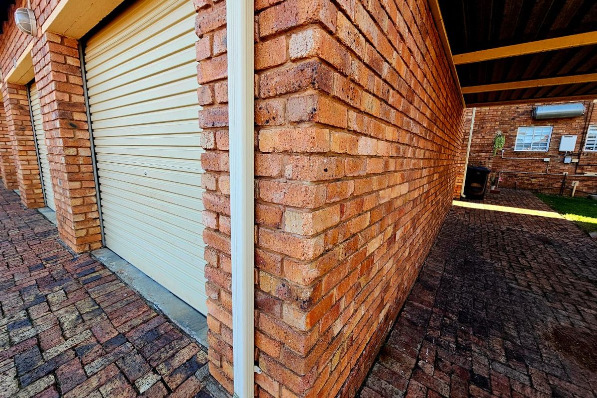 A Beautiful 2 Bedroom 2 Bathroom First Floor Unit for Sale in Celtisdal - Photo 2