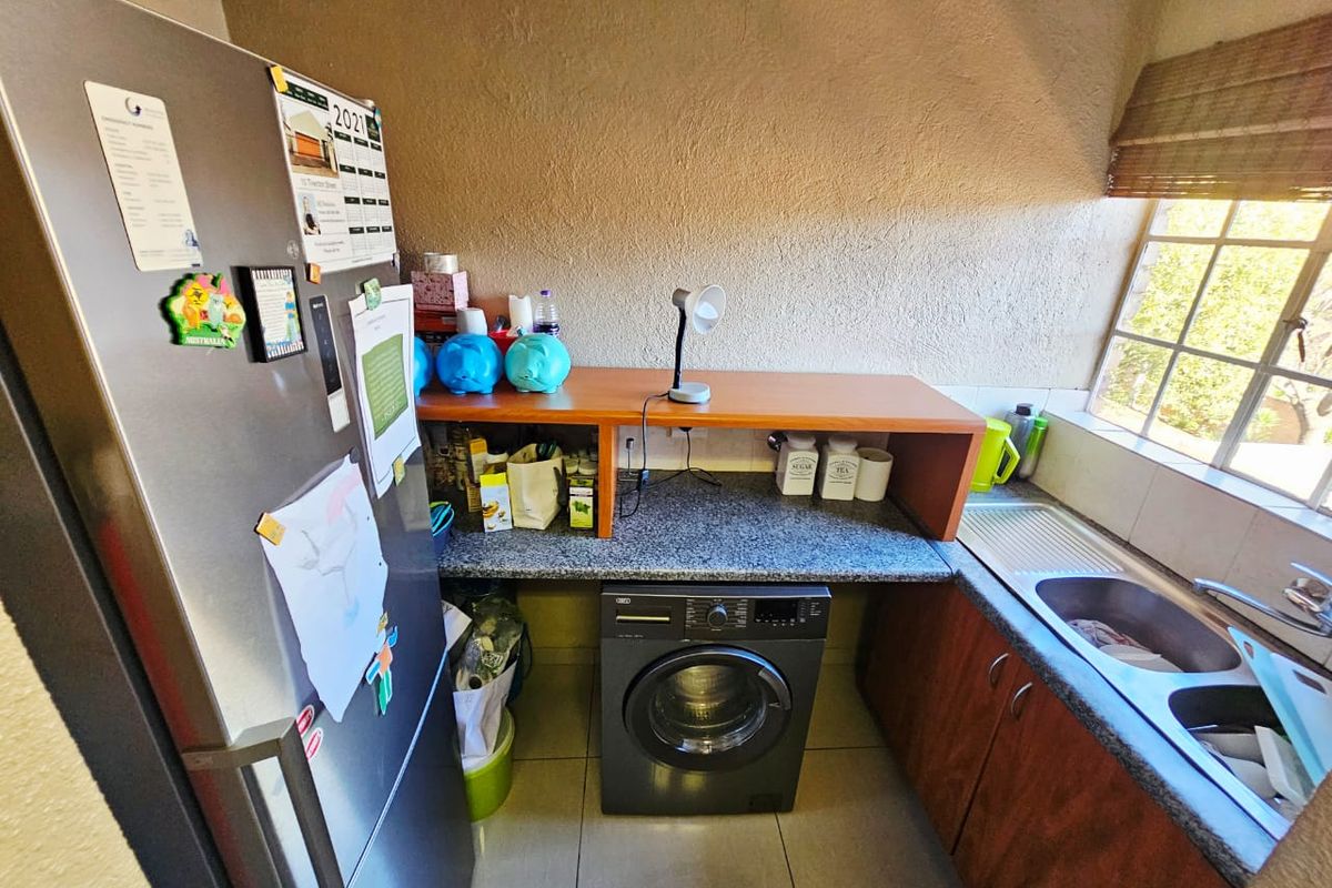 A Beautiful 2 Bedroom 2 Bathroom First Floor Unit for Sale in Celtisdal - Photo 4
