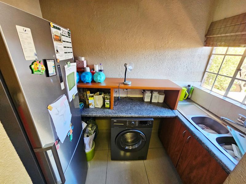 A Beautiful 2 Bedroom 2 Bathroom First Floor Unit for Sale in Celtisdal - Photo 4