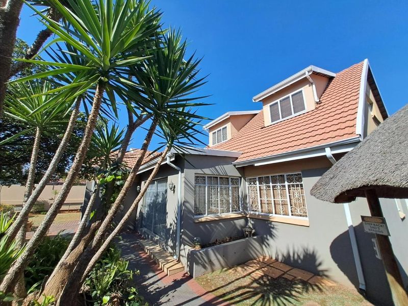 Stunning 4 Bedroom home in Sunny ridge - Photo 2