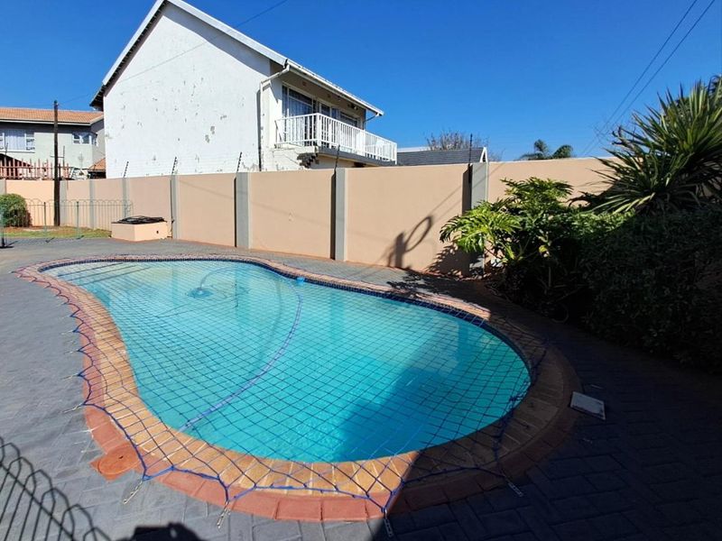 Stunning 4 Bedroom home in Sunny ridge - Photo 6