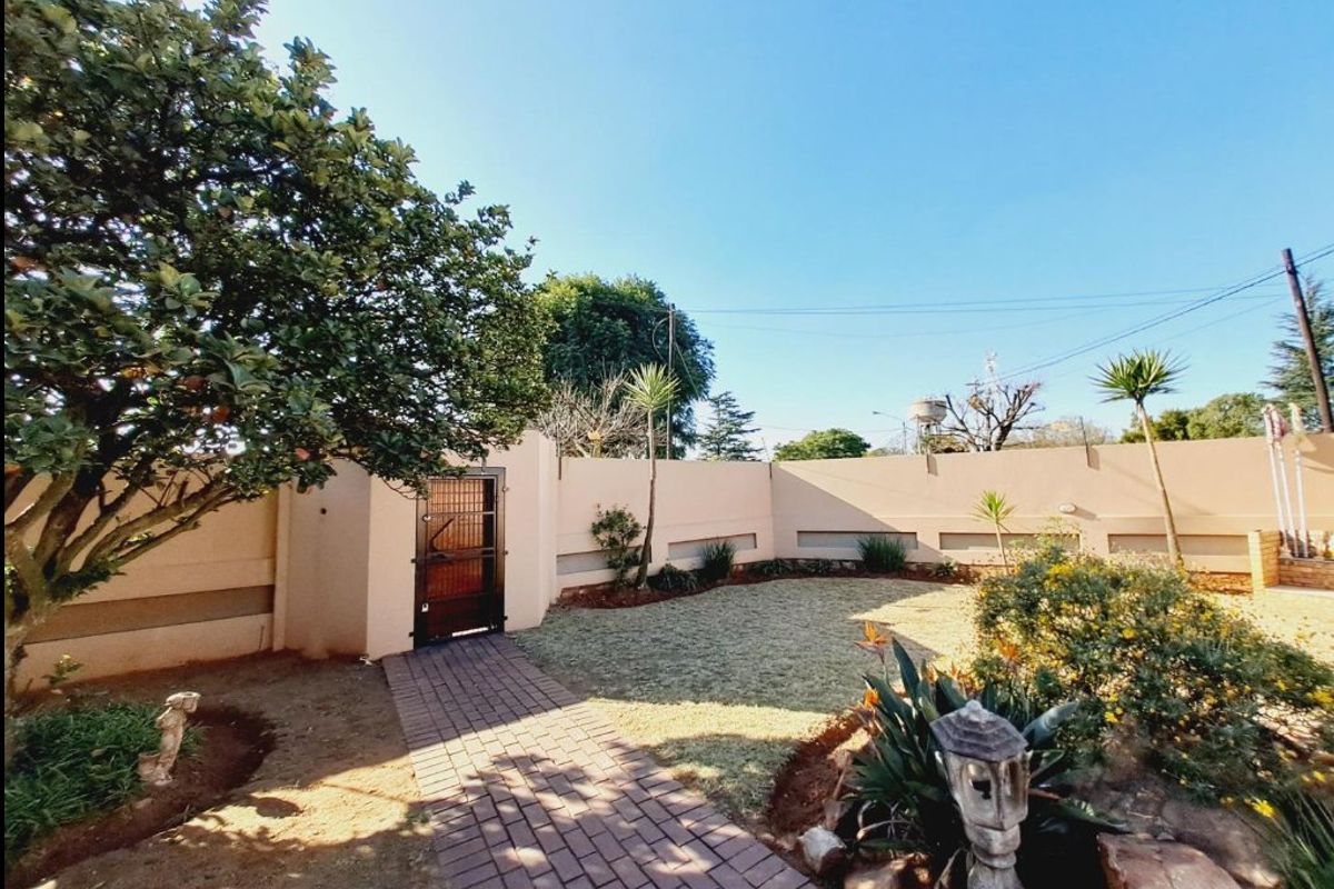 Stunning 4 Bedroom home in Sunny ridge - Photo 3